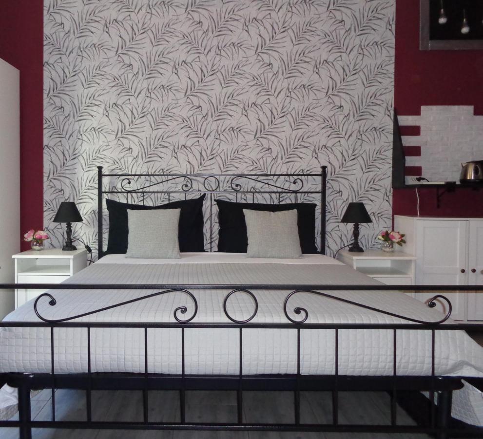 Chloe'S Rooms Cagliari Exterior photo